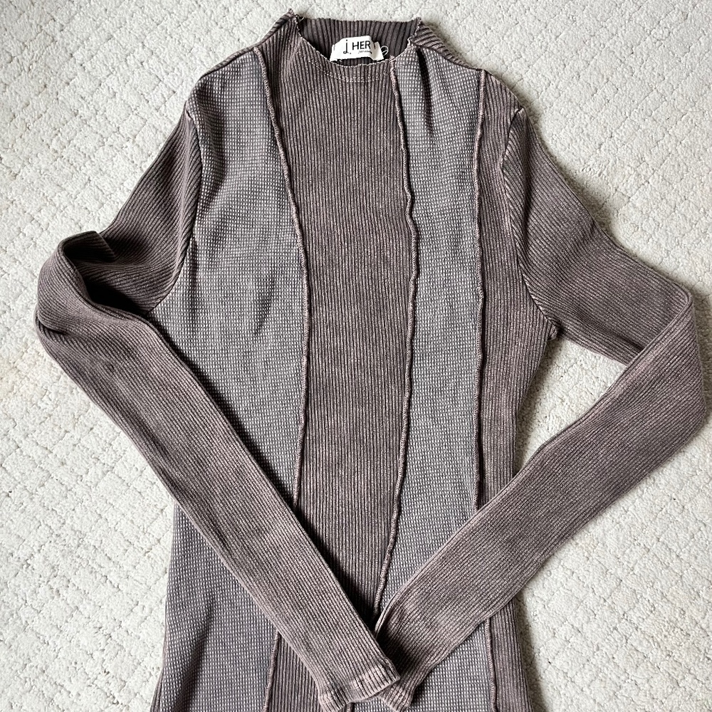 J Her Womens Ribbed Knit Top Taupe Exposed Seam Mock Neck Minimalist Fitted M